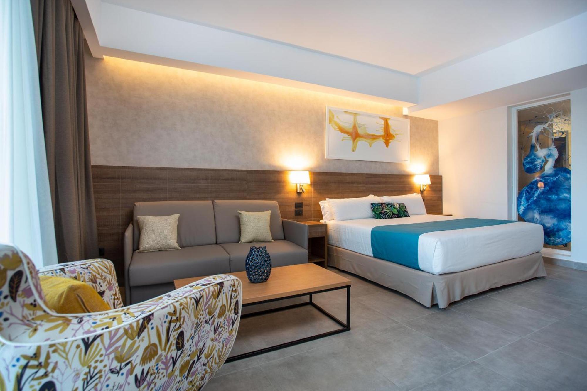 Serenade Punta Cana Beach & Spa Resort Exterior photo Suite